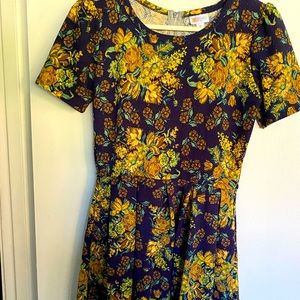 Lularoe Amelia sunflowers size M